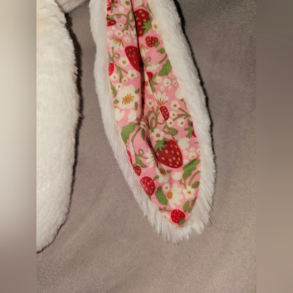 Jellycat Blossom Cream Bunny 'Berry' Medium - BNWTS - Picture 2 of 5